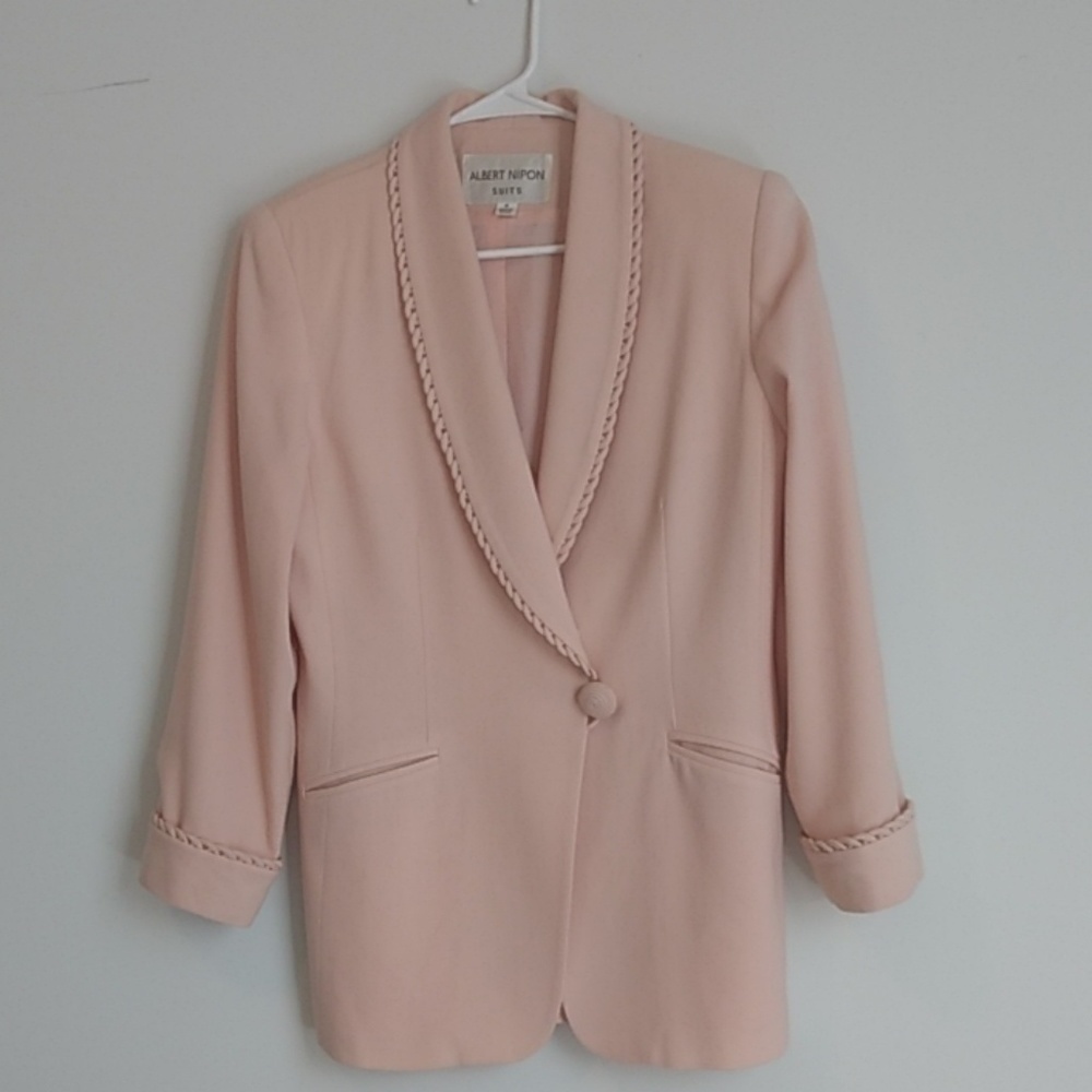 Albert Nipon Suit size 8.  Excellent condition.